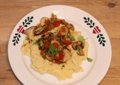 🌱 Pilzragù mit Polenta, schnell gemacht