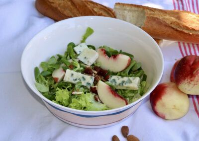 🌱 Sommersalat mit Nektarinen und Dressing ohne Dijon-Senf