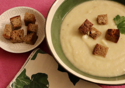 🌱 Topinambursuppe mit Croutons