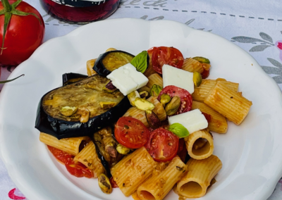 Pasta mit Tomaten und Auberginen