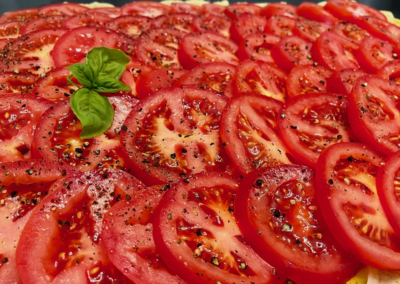 Tomatentarte mit knusprigem Mürbteigboden