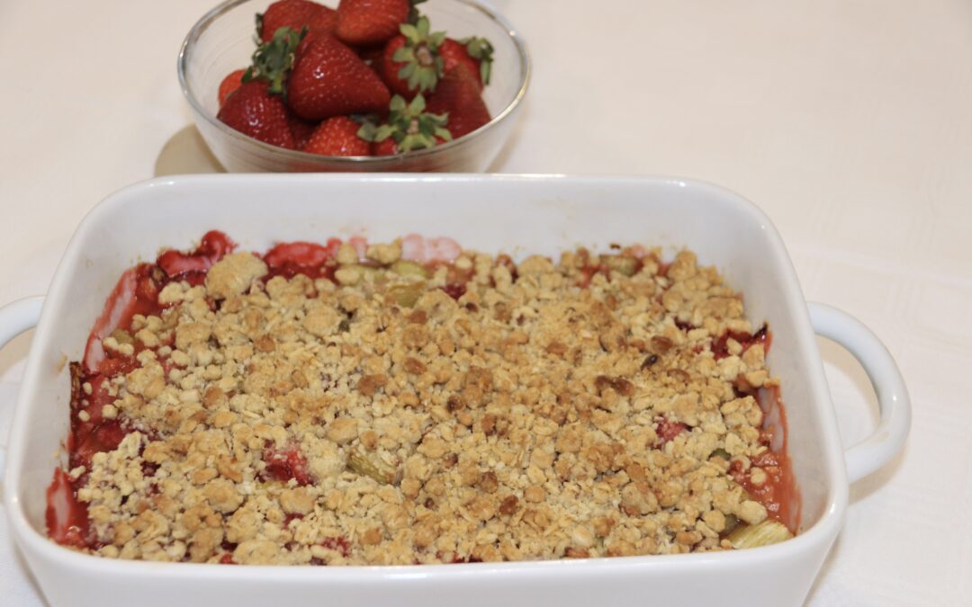 Rhabarber-Erdbeer Crumble