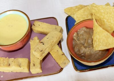 Kichererbsenpommes und Auberginendip