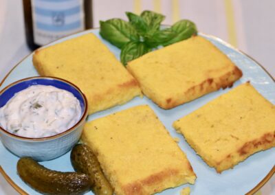 Grießschnitten mit Sauce Tartare