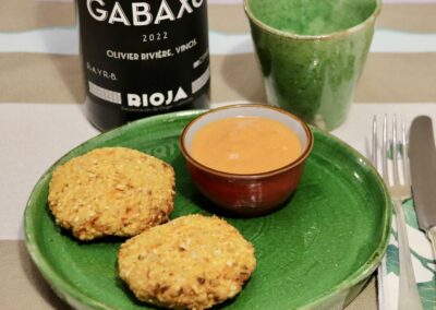 Hirsepuffer mit Salbitxada Sauce