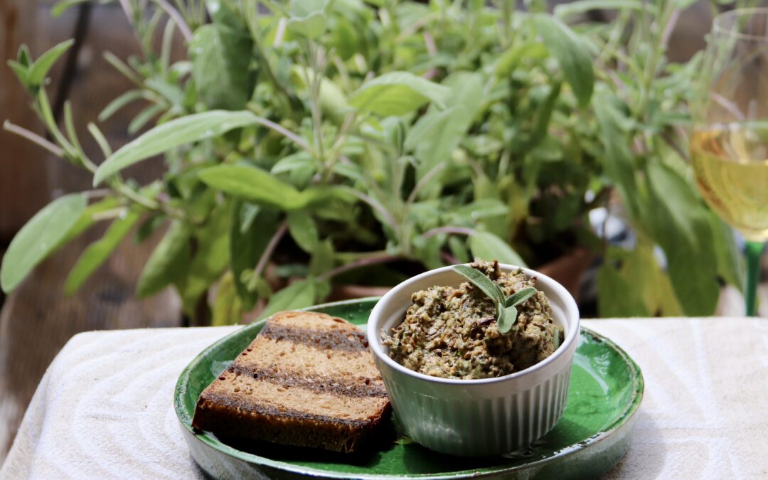 Pesto mit Salbei und Steinpilzen