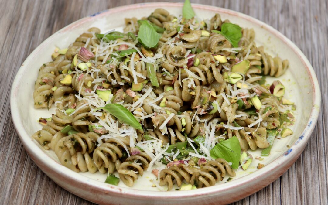 Fusilli mit Basilikum und Pistazien